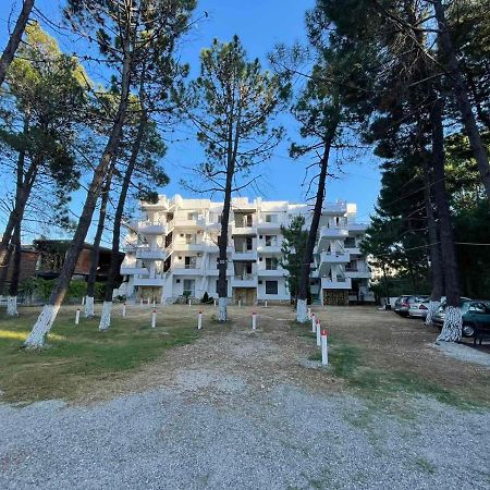 Aparthotel Vila Tufi Велипойе Экстерьер фото