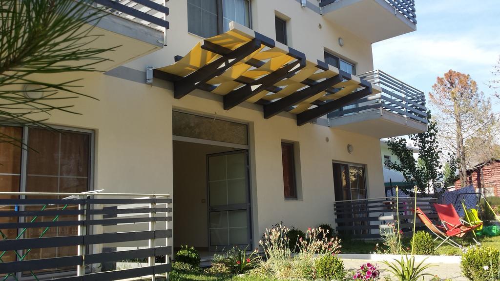 Aparthotel Vila Tufi Велипойе Экстерьер фото