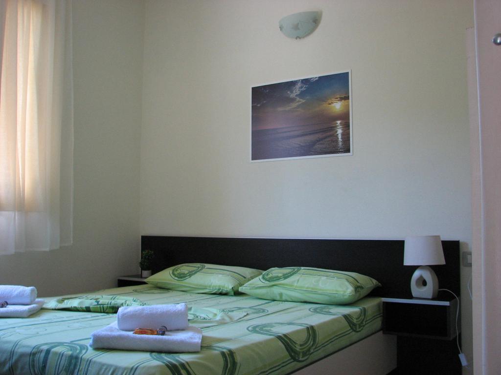 Aparthotel Vila Tufi Велипойе Экстерьер фото